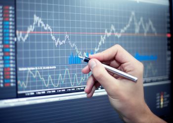 ماجستير دراسة أسواق الأسهم و تحليل التقارير المالية