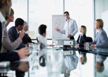 دورة مهارات القيادة الاستثنائية لتوفير بيئة عمل محفزة