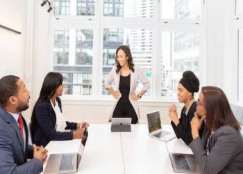 Course in HR Leadership and Decision-Making 