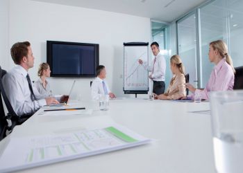 دبلوم تنمية مهارات العاملين في الخدمات الإدارية