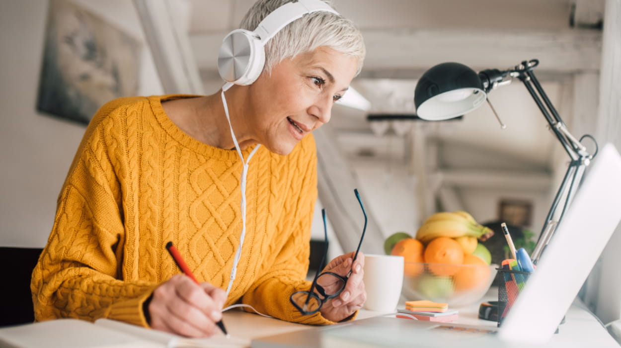 Professional Diploma in Developing Fluent Listening Skills in English
