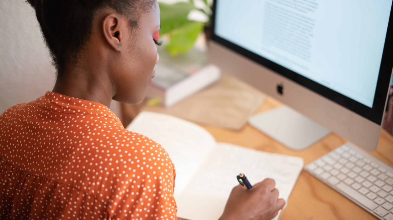 Professional Diploma in Advanced English Writing Skills for Workplace Success