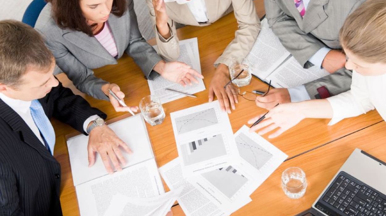 دبلوم تحليل كفاءة وجدارة الأداء الوظيفي وتوصيف الوظائف والمكافآت والمزايا