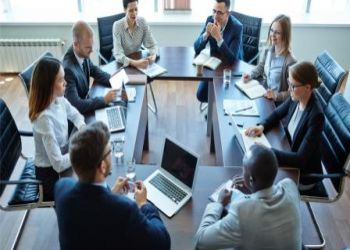 دورة تقنيات التيسير والتنسيق الفعال في إدارة الاجتماعات