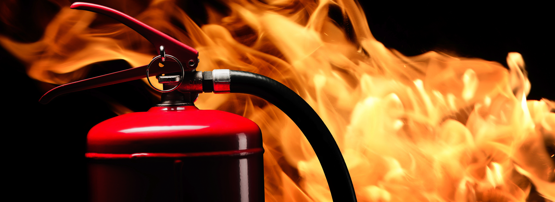 دورة تعليمات وإرشادات السلامة في الحرائق وطفايات الحريق