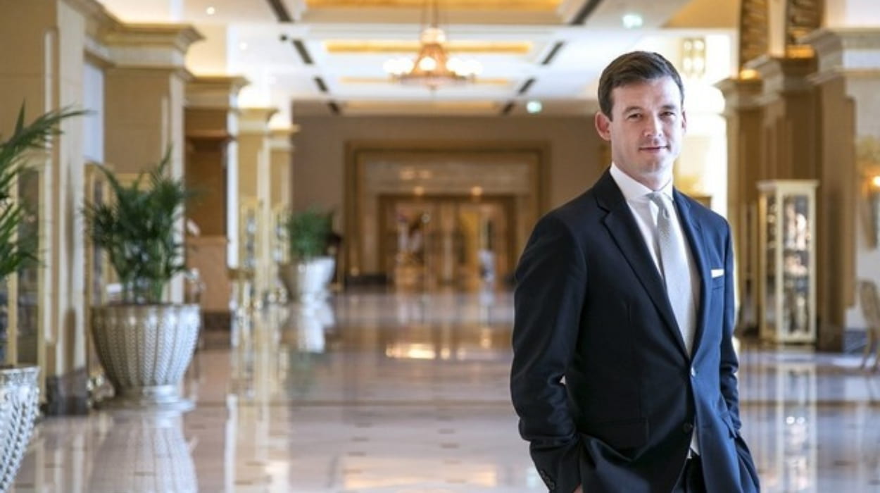 دبلوم إدارة الفنادق والمشاريع السياحية