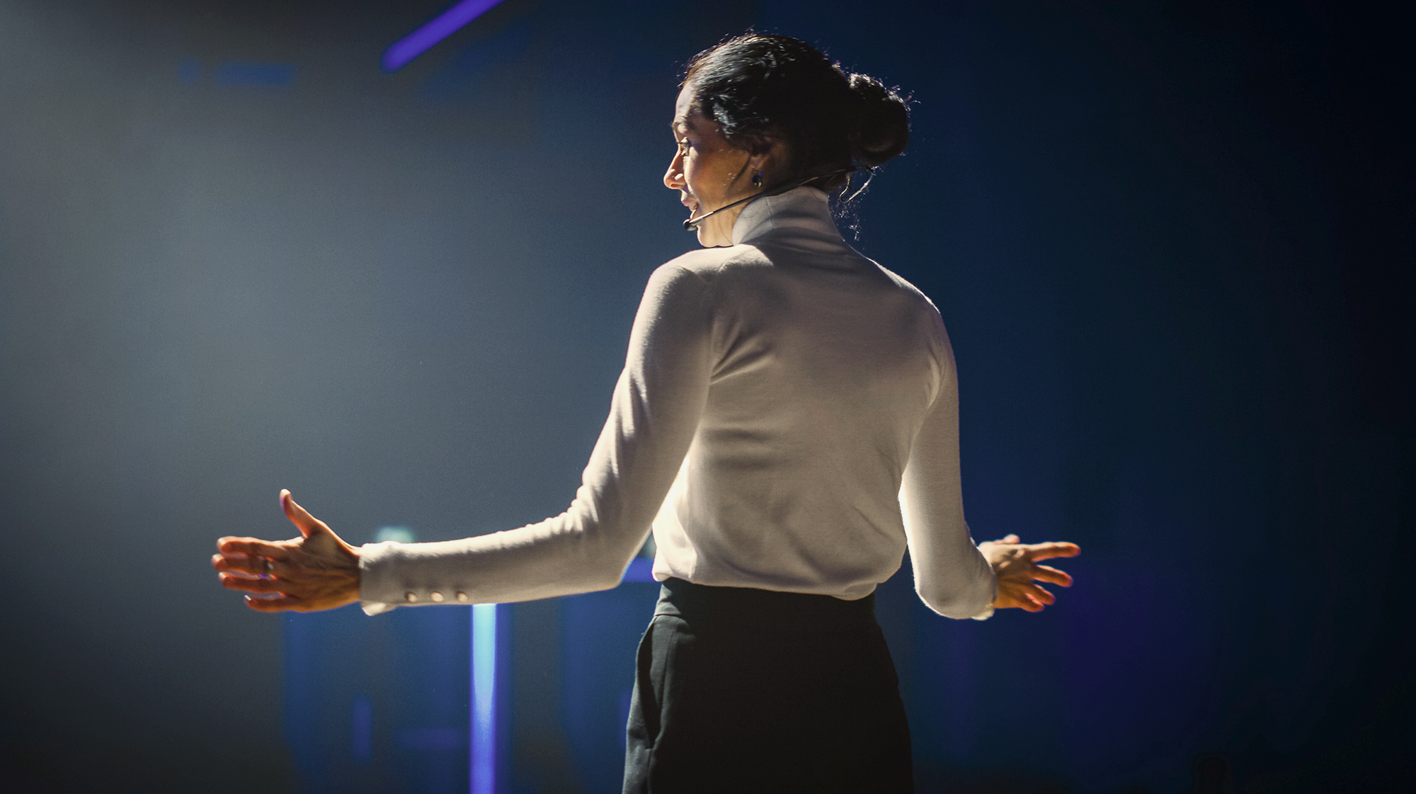 Advanced Public Speaking Techniques for Professional Excellence